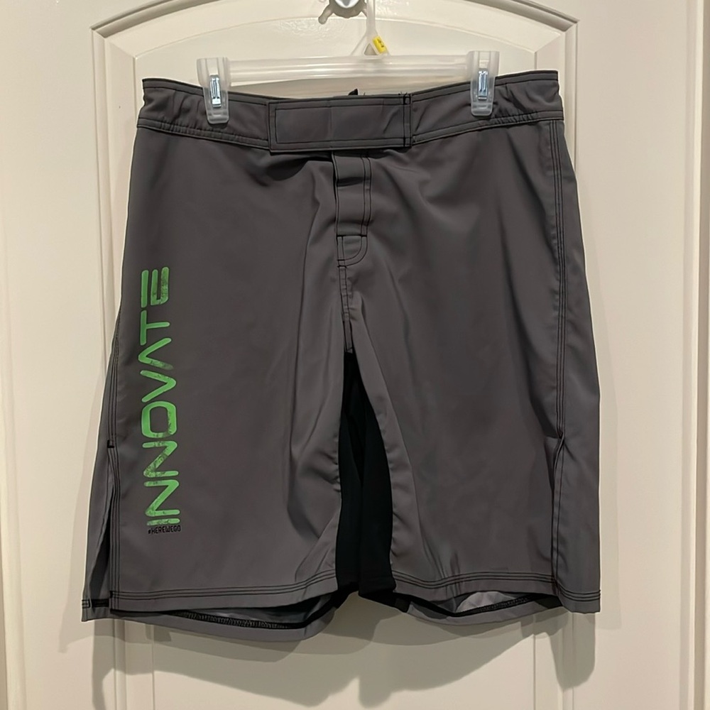 CrossFit Innovate Board Shorts MMA Beachwear Workout, size 34, Gray